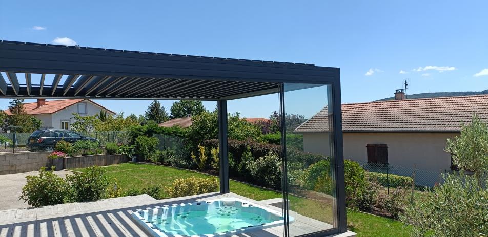 Pergola bioclimatique à Saint Martin-en-Haut