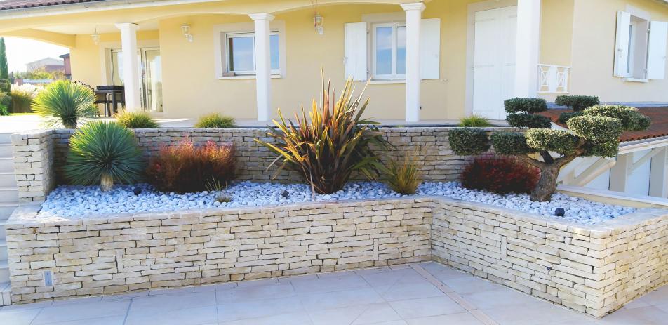 Mur en pierres sèches Calcaire de l'Yonne au format barrette