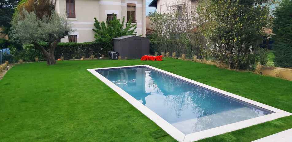 Construction d'une piscine contemporaine à Lyon