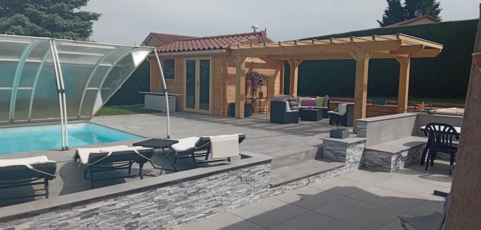 Rénovation d'une piscine et d'un aménagement extérieur à Duerne