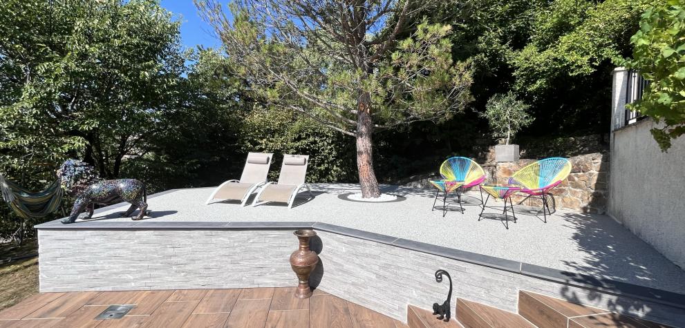 Piscine et Aménagement du jardin dans les Monts du Lyonnais