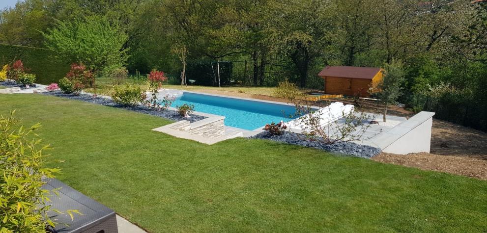 Construction d'une piscine traditionnelle à Saint Genis-les-Ollières